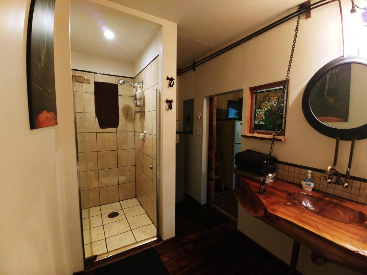 Bone Creek Wilderness Retreat Hotel Blue River Ngoại thất bức ảnh